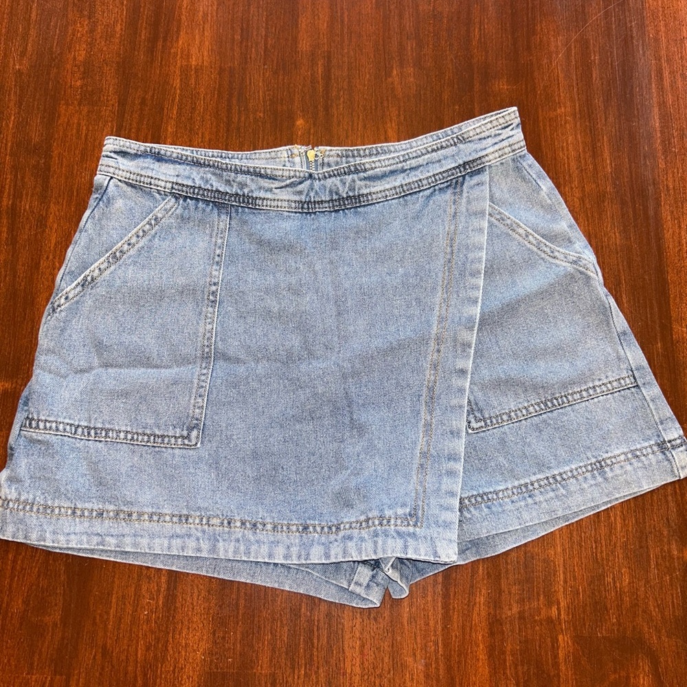 Women’s Blue Jean Skort NWT